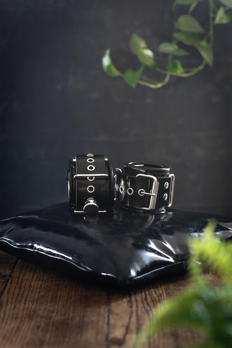 Ankle Cuff : 100 €