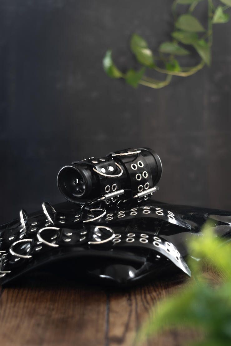 Heavy rubber cuff